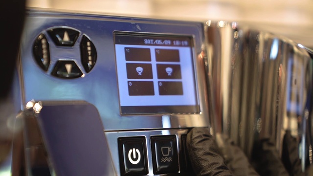 Video Reference: Motor vehicle, Vehicle, Car, Automotive design, Personal luxury car, Steering wheel, Steering part, Center console, Electronic device, Machine