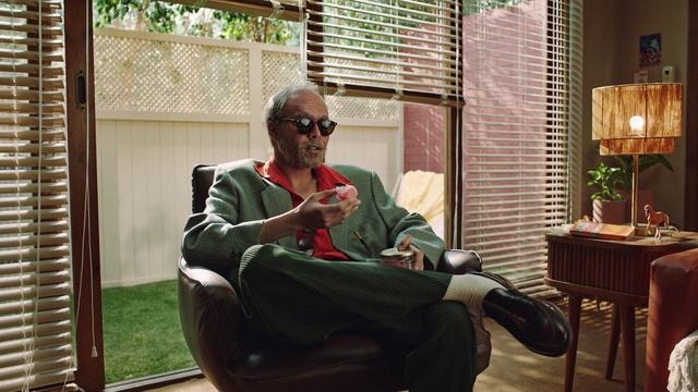 Video Reference: Vision care, Comfort, Sunglasses, Plant, Eyewear, Window, Houseplant, Goggles, Leisure, Lamp