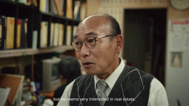 Video Reference: Glasses, Vision care, Bookcase, Shelf, Eyewear, Publication, Book, Collar, Tie, Dress shirt