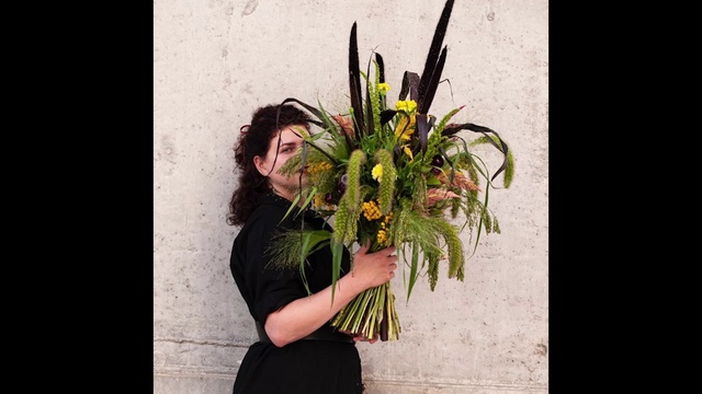 Video Reference: Flower, Plant, Flash photography, Creative arts, Flower Arranging, Petal, Headgear, Happy, Bouquet, Art