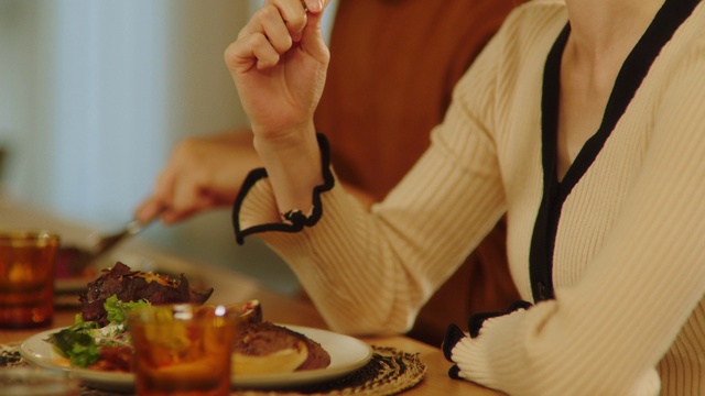 Video Reference: Food, Tableware, Plate, Ingredient, Recipe, Gesture, Cuisine, Food craving, Dish, Finger