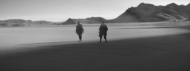 Video Reference: Sky, Cloud, Mountain, Gesture, Coastal and oceanic landforms, Atmospheric phenomenon, Lake, Dusk, People in nature, Landscape