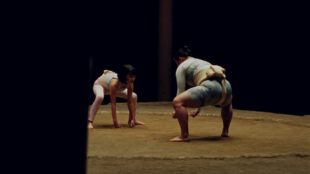 Video Reference: Performing arts, Barefoot, Entertainment, Knee, Elbow, Event, Trunk, Choreography, Performance art, Human leg