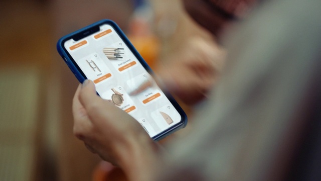 Video Reference: Hand, Telephony, Mobile phone, Communication Device, Mobile device, Portable communications device, Gesture, Finger, Smartphone, Gadget