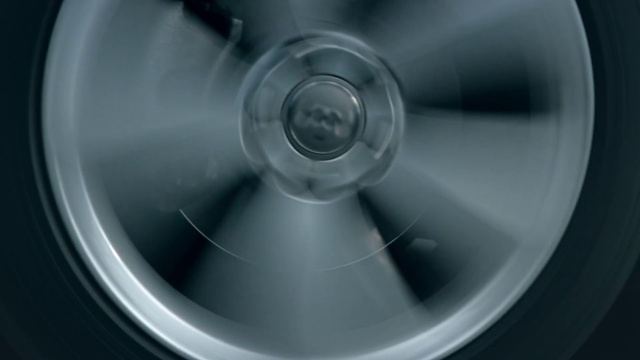 Video Reference: Wheel, Tire, Automotive tire, Automotive lighting, Steering part, Hubcap, Alloy wheel, Tread, Motor vehicle, Automotive design