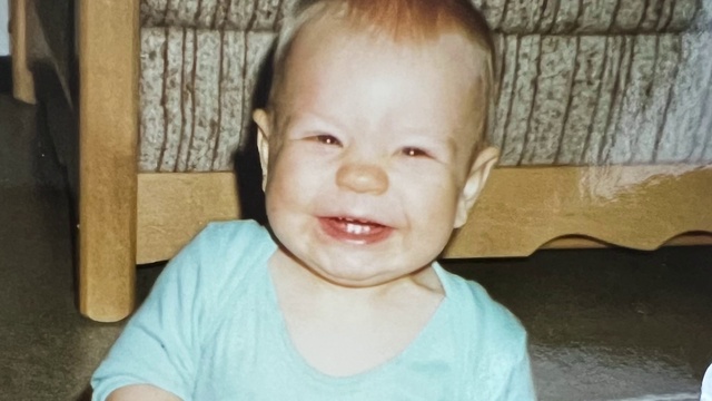 Video Reference: Nose, Cheek, Smile, Skin, Eyelash, Jaw, Ear, Happy, Baby & toddler clothing, Sleeve