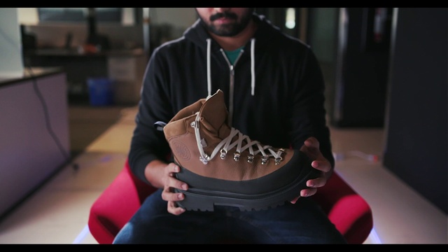 Video Reference: Jeans, Neck, Flash photography, Sleeve, Eyewear, Street fashion, Dress, Sportswear, Headgear, Thigh