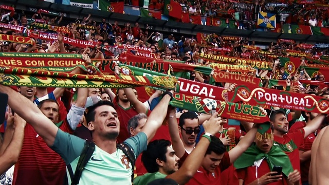 Video Reference: Shirt, Applause, Product, Celebrating, Fan, Gesture, Player, Crowd, Social group, T-shirt