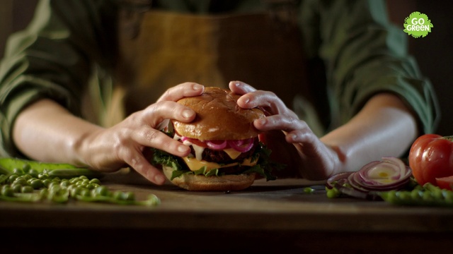 Video Reference: Food, Hand, Tableware, Bun, Ingredient, Recipe, Food craving, Baked goods, Sandwich, Fast food