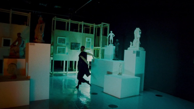 Video Reference: Building, Art, Event, Space, Sculpture, Visual arts, Electric blue, Flooring, Glass, Darkness