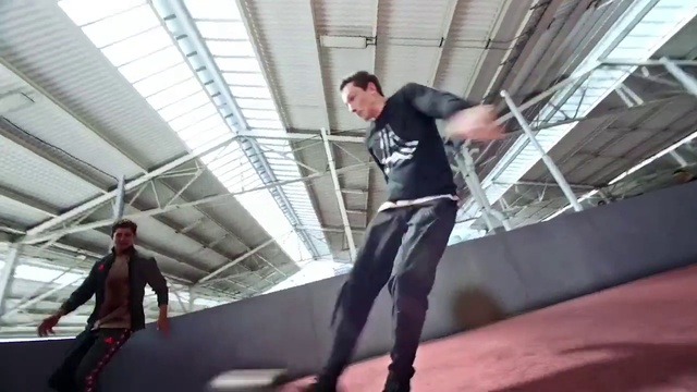 Video Reference: Thigh, Balance, T-shirt, Knee, Recreation, Ceiling, Human leg, Sportswear, Fun, Sports
