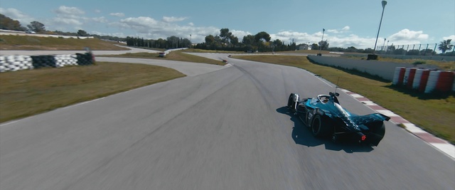 Video Reference: Cloud, Sky, Tire, Motorcycle, Automotive tire, Vehicle, Asphalt, Tree, Race track, Rolling