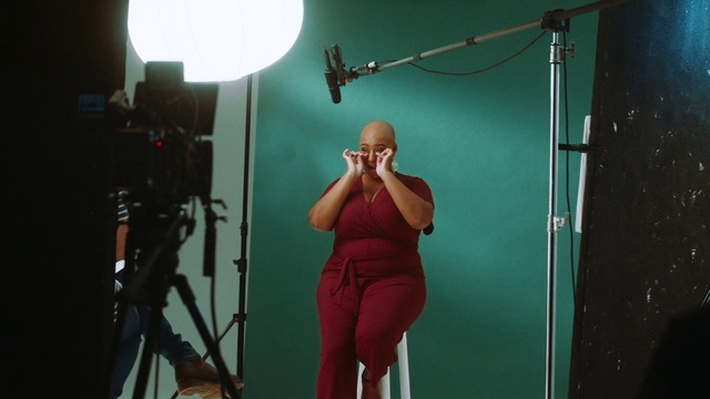 Video Reference: Microphone, Public address system, Flash photography, Lighting, Musician, Audio equipment, Entertainment, Music, Music artist, Performing arts