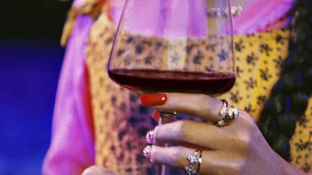 Video Reference: Hand, Purple, Body jewelry, Violet, Gesture, Nail, Finger, Pink, Thumb, Magenta