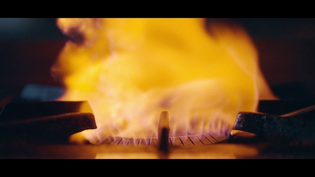 Video Reference: Fire, Flame, Pollution, Heat, Gas, Geological phenomenon, Smoke, Event, Temperature, Explosion