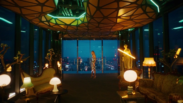 Video Reference: Light, Interior design, Decoration, Architecture, Entertainment, Chair, Leisure, Lamp, Stage, Event