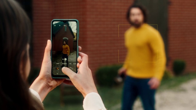 Video Reference: Hand, Mobile phone, Telephony, Shorts, Mobile device, Communication Device, Portable communications device, Gesture, Finger, Cameras & optics