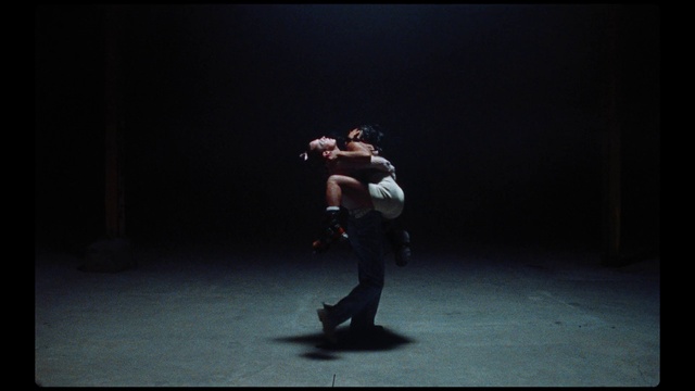 Video Reference: Flash photography, Dance, Choreography, Performing arts, Event, Entertainment, Music, Musician, Darkness, Dancer