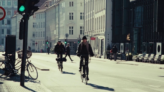 Video Reference: Bicycle, Wheel, Tire, Bicycles--Equipment and supplies, Bicycle wheel, Building, Bicycle tire, Window, Bicycle frame, Bicycle handlebar