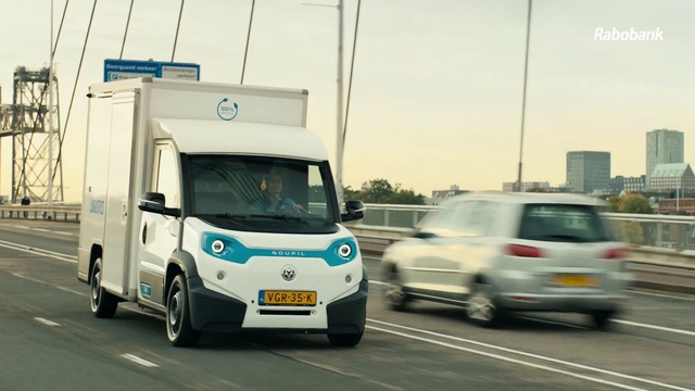 Video Reference: Car, Wheel, Land vehicle, Vehicle, Tire, Vehicle registration plate, Motor vehicle, Sky, Truck, Light commercial vehicle