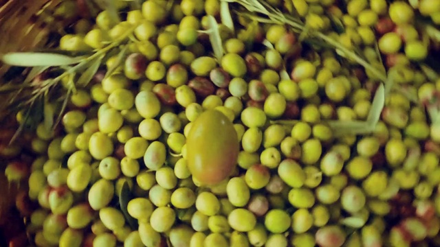 Video Reference: Food, Fruit, Ingredient, Natural foods, Staple food, Legume family, Terrestrial plant, Whole food, Ball, Superfood