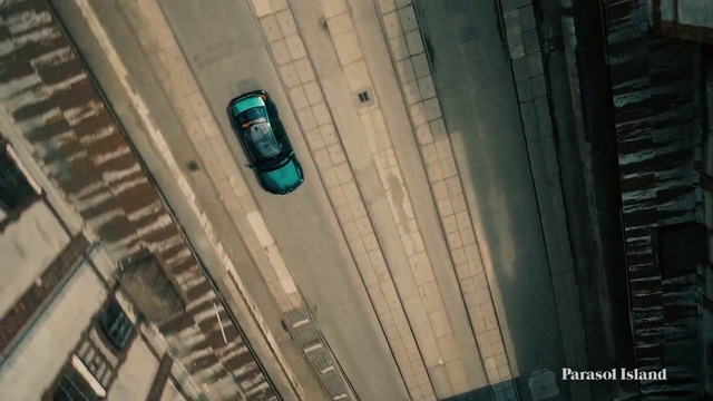 Video Reference: Building, Window, Traffic light, Rectangle, Grey, Tower block, signaling device, Tints and shades, City, Automotive lighting