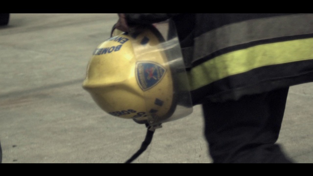 Video Reference: Automotive lighting, Hood, Sleeve, Vehicle, Sports gear, Sports equipment, Vehicle door, Headlamp, Personal protective equipment, Automotive design