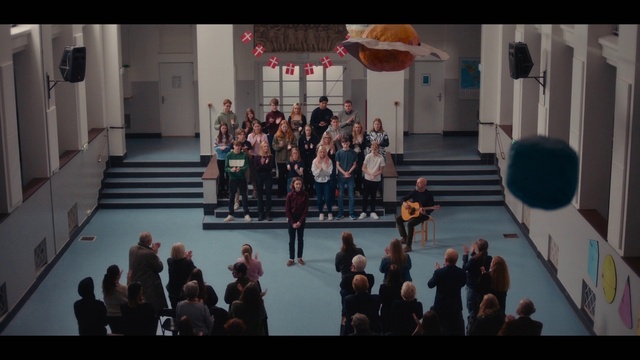 Video Reference: Entertainment, Performing arts, Suit, Chair, Art, Fun, Event, Performance art, Music, Crowd