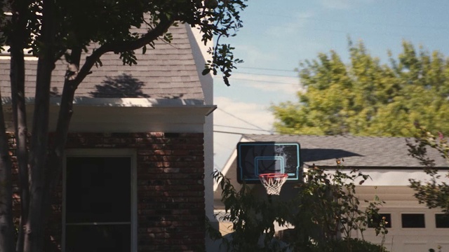 Video Reference: Sky, Cloud, Window, Plant, Building, Tree, Vehicle, Automotive exterior, Rolling stock, Rolling