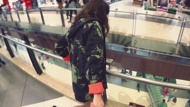 Video Reference: Outerwear, Sleeve, Luggage and bags, Shopping, Customer, Fun, Sportswear, Leisure, Street fashion, Shorts