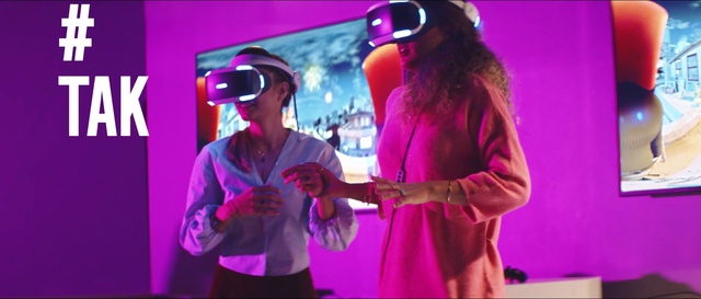 Video Reference: Purple, Vision care, Entertainment, Performing arts, Gesture, Violet, Eyewear, Pink, Music, Fun