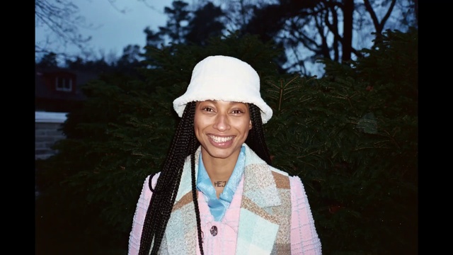 Video Reference: Face, Smile, Eye, Hat, Flash photography, Sun hat, Happy, Street fashion, Cap, People