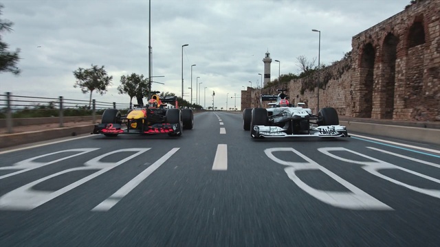 Video Reference: Cloud, Sky, Vehicle, Wheel, Land vehicle, Tire, Car, Motor vehicle, Street light, Automotive tire