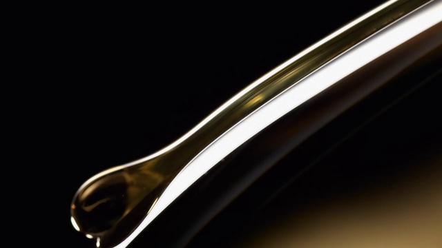 Video Reference: Tableware, Automotive lighting, Kitchen utensil, Automotive design, Cutlery, Automotive exterior, Font, Rim, Metal, Auto part