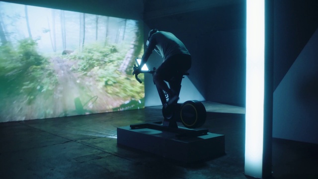 Video Reference: Entertainment, Performing arts, Performance art, Microphone stand, Event, Electric blue, Technology, Audio equipment, Display device, Musician