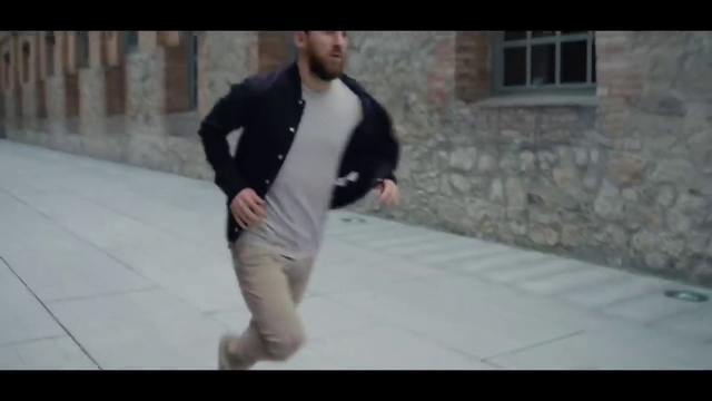 Video Reference: Window, Sleeve, Gesture, Waist, Knee, Blazer, Sportswear, Formal wear, Recreation, Event