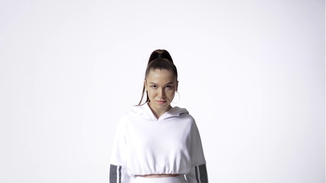 Video Reference: Shoulder, Human body, Neck, Flash photography, Sleeve, Gesture, Collar, Waist, Happy, Black hair