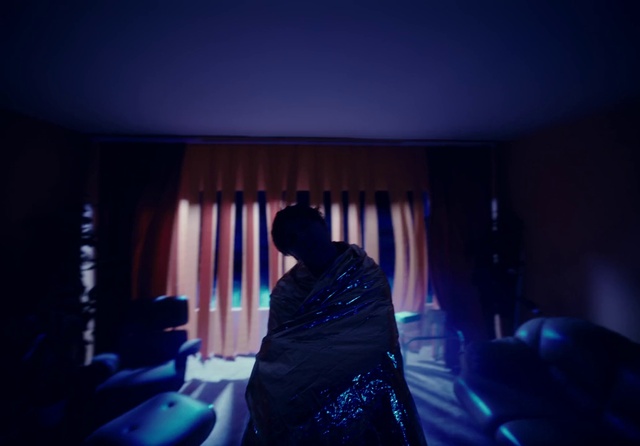 Video Reference: Cloud, Blue, Sky, Building, Textile, Interior design, Comfort, Curtain, Flash photography, House