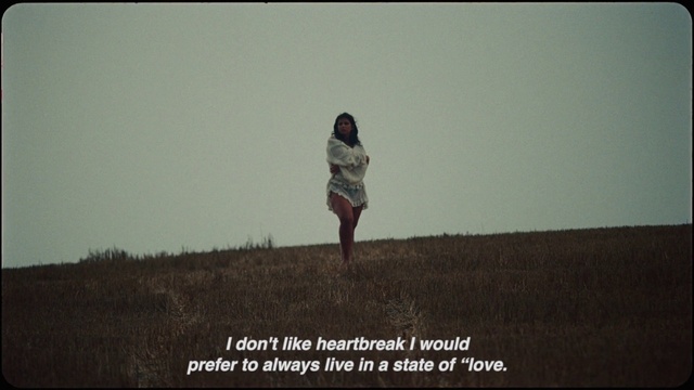 Video Reference: Sky, People in nature, Flash photography, Happy, Natural landscape, Gesture, Travel, Grass, Grassland, Tints and shades