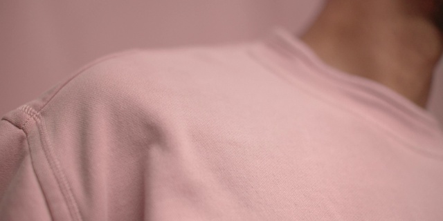 Video Reference: Eyelash, Human body, Neck, Sleeve, Grey, T-shirt, Comfort, Elbow, Chest, Peach