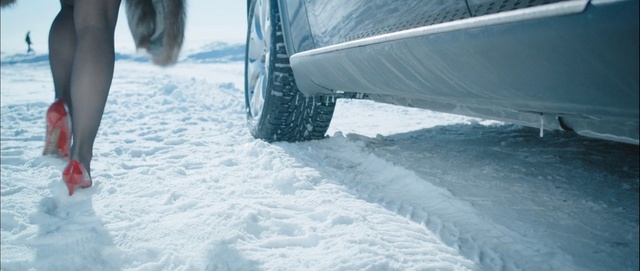 Video Reference: Wheel, Tire, Snow, Automotive tire, Vehicle, Tread, Synthetic rubber, Fender, Rolling, Freezing