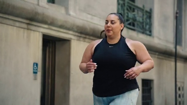 Video Reference: Active tank, Undershirt, Sleeve, Gesture, Vest, Sportswear, Elbow, Chest, Waist, Exercise