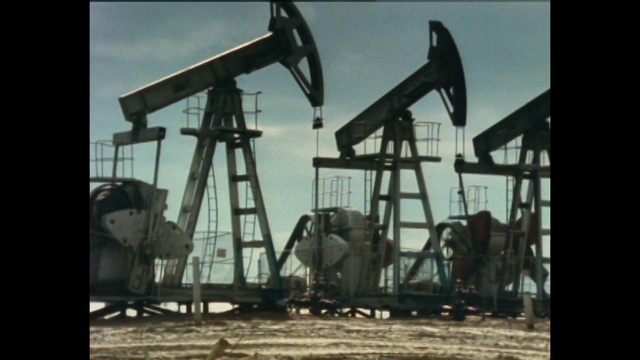 Video Reference: Sky, Gas, Machine, Metal, Engineering, Pipe, Composite material, Steel, Building material, Nonbuilding structure