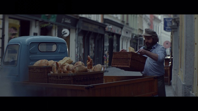 Video Reference: Food, Tableware, Vehicle, Car, Cuisine, Truck, Motor vehicle, Sitting, Fast food, Street