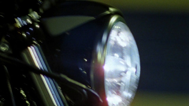 Video Reference: Automotive parking light, Automotive tail & brake light, Automotive lighting, Hood, Vehicle, Automotive tire, Grille, Car, Headlamp, Motor vehicle