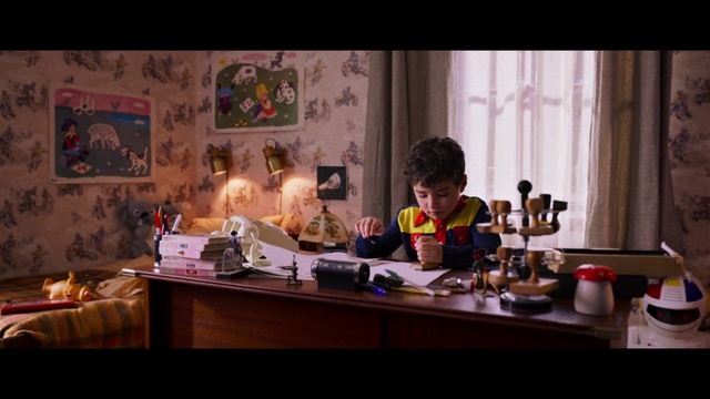 Video Reference: Table, Curtain, Desk, Event, Office equipment, Electronic device, Room, Audio equipment, Toy, Gadget