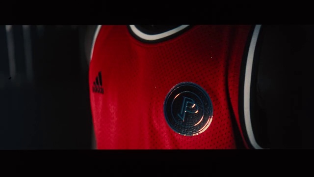 Video Reference: Automotive lighting, Hood, Vehicle, Automotive tail & brake light, Automotive design, Alloy wheel, Motor vehicle, Automotive tire, Steering wheel, Personal luxury car