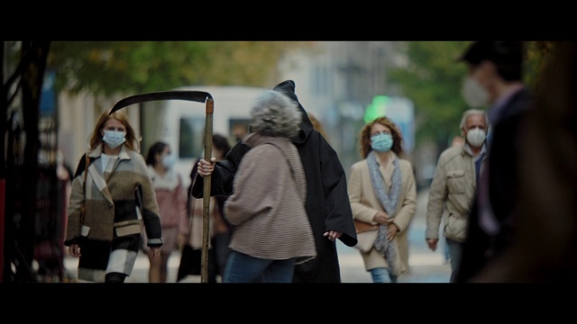 Video Reference: Street fashion, Gesture, Interaction, Happy, Travel, Cameras & optics, Eyewear, Leisure, Hat, Fun