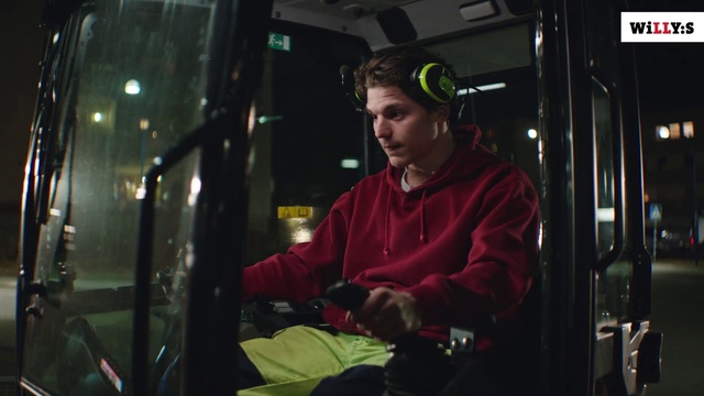 Video Reference: Automotive lighting, Flash photography, Motor vehicle, Engineering, Jacket, Workwear, Technology, Public transport, Fun, Automotive design