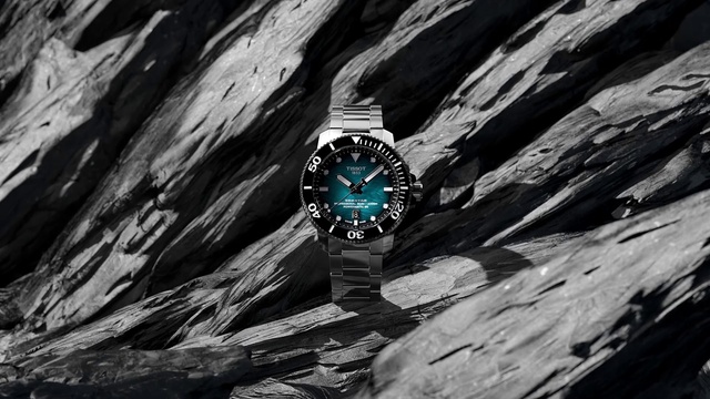 Video Reference: Eye, Flash photography, Automotive tire, Wood, Grey, Font, Circle, Automotive wheel system, Space, Electric blue